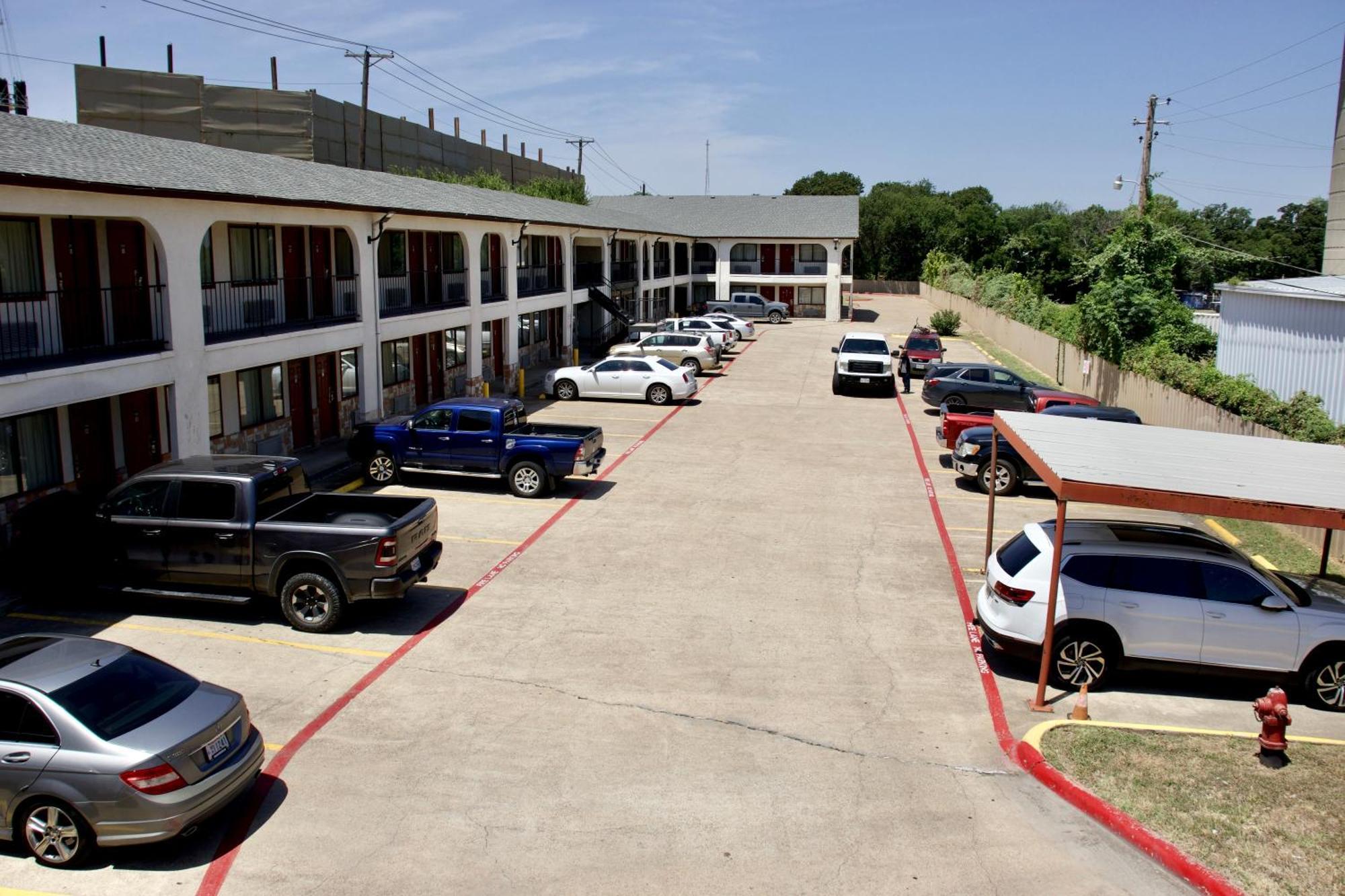 Executive Inn Of Arlington, Near At&T Stadium ภายนอก รูปภาพ