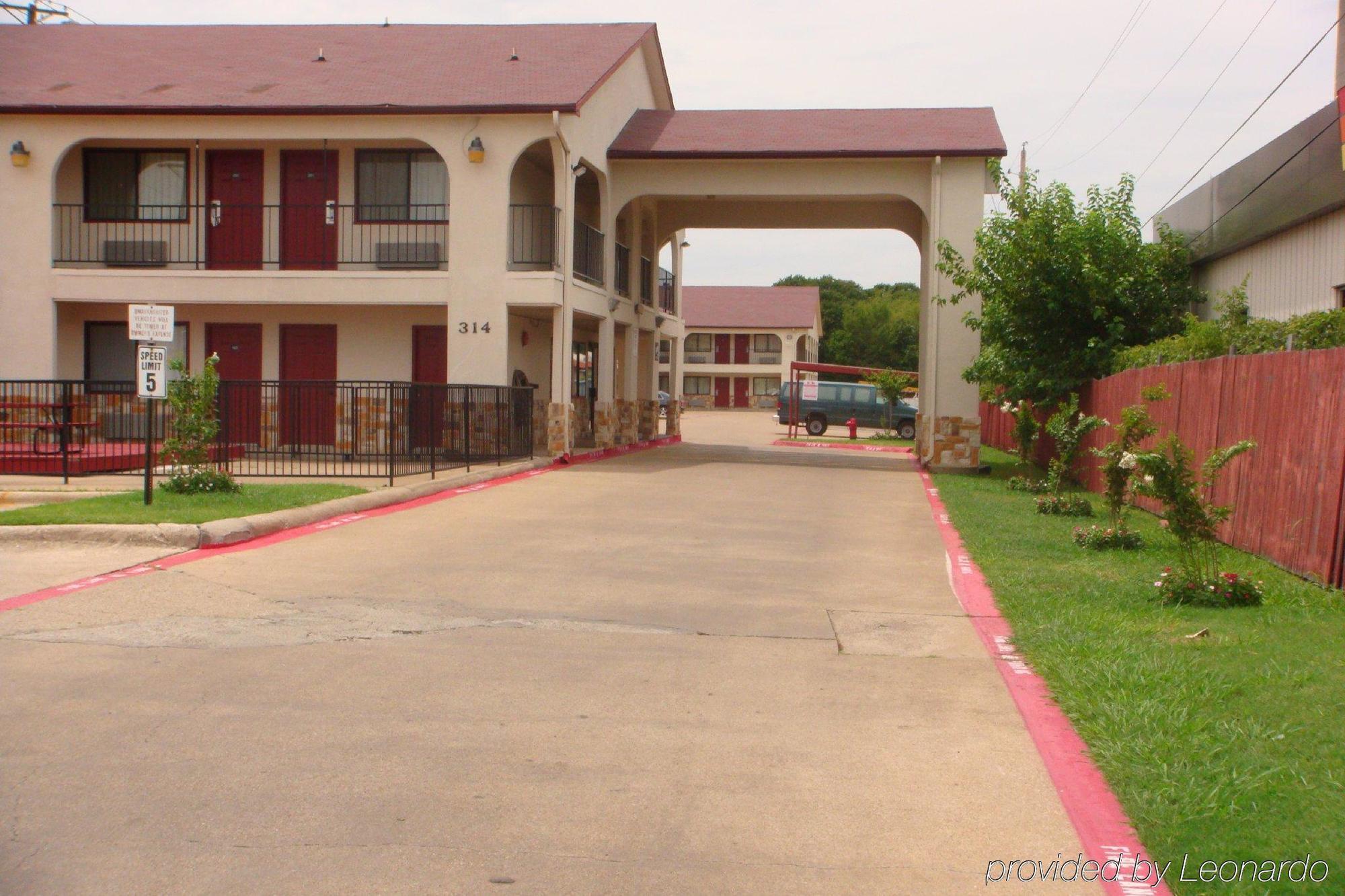 Executive Inn Of Arlington, Near At&T Stadium ภายนอก รูปภาพ